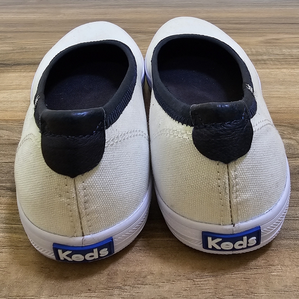 Keds flats, white/navy, size US 8 - Picture 4 of 13